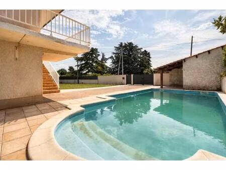 maison 5 pièces de 92 m2 avec piscine et garages à laboutarié 81120