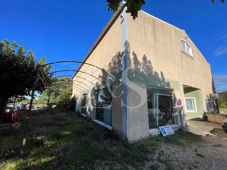 entrepôt industriel de 600 m2 sur un terrain de 1915m2