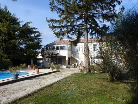 mas 4 chambres plus dépendances sur 1720 m2 de terrain