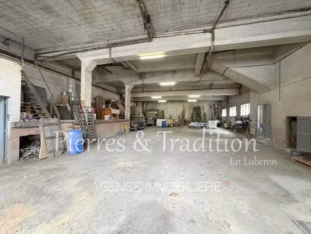 apt  vaucluse  ensemble immobilier avec grand local et appartements