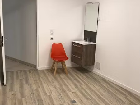 local commercial  idéal profession libérale  vertou  15 m2 + partie commune