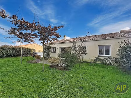 annonce vente maison 4 pièces de 79m2 à saint etienne du bois (85670) - paruvendu.fr ref 9