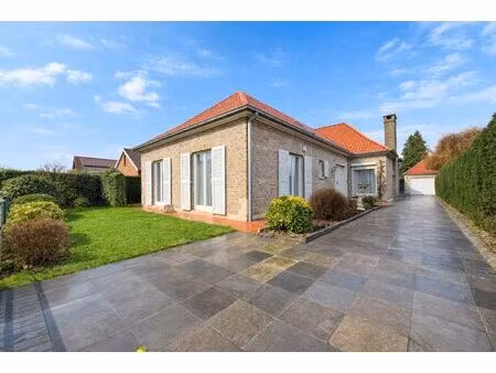 vrijstaande woning met grote tuin in assebroek