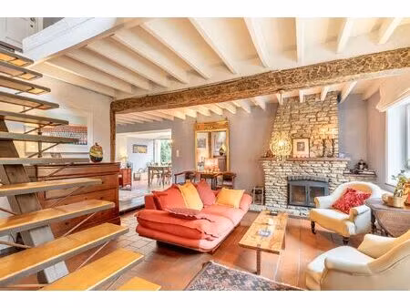 charmante volledig bemeubelde woning met 2-slaapkamers