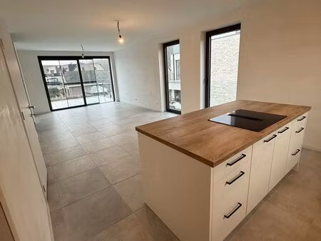 te huur: ruim duplexappartement met 3 slaapkamers in sint-joris-winge