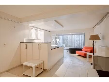 charmante gelijkvloerse studio met koer in oud knokke