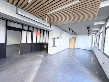 local commercial 120 m² à louer / vieux-lille