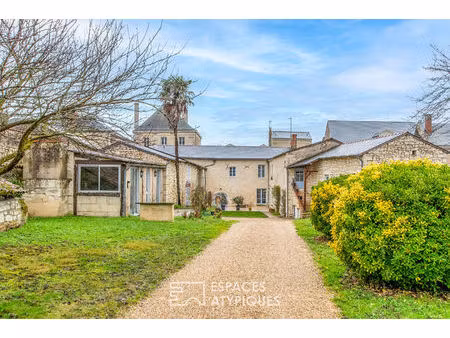 propriété de caractère entre cour et jardin