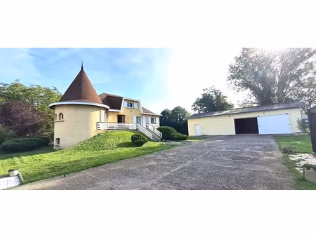 vente maison 7 pièces 160 m² à billom (63160)  370 000 €