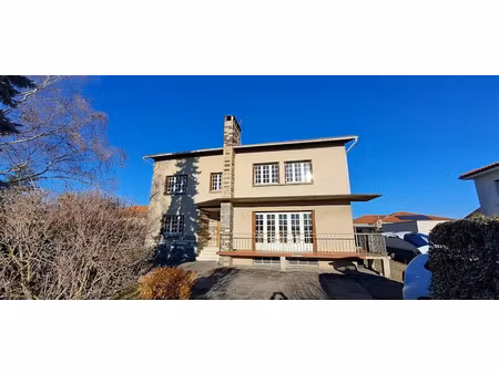 vente maison 9 pièces 167 m² à orcet (63670)  366 500 €