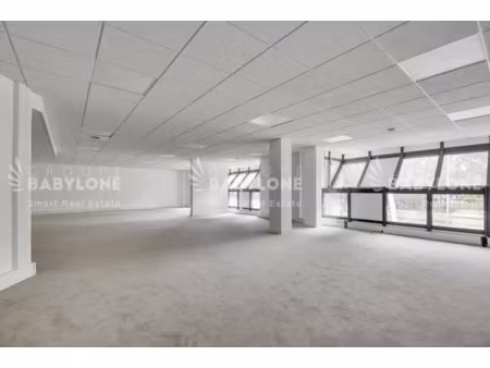 bureaux lumineux sur les quais d'asnières