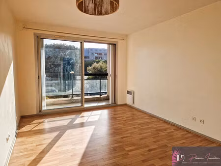 location appartement 1 pièces 26m2 la rochelle 17000 - 530 € - surface privée