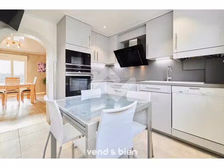 vente appartement 4 pièces 86m2 épernay 51200 - 159500 € - surface privée
