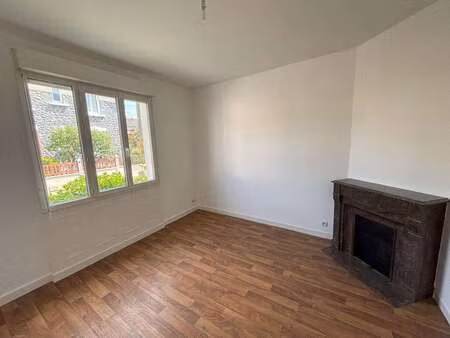 location maison à laval (53000) : à louer / 51m² laval