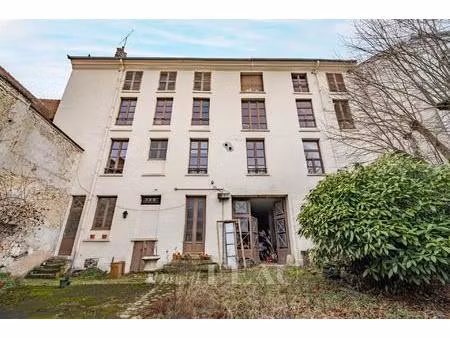 centre houdan - maison d'environ 700m² et dépendances