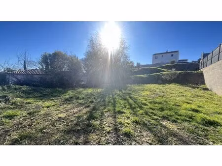 terrain constructible proche village emprise 30%