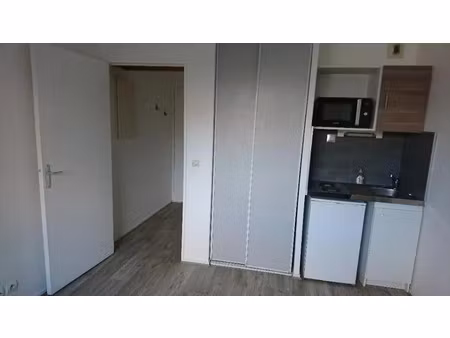 location meublée appartement 1 pièce 18 m² à cergy (95000)  620 €