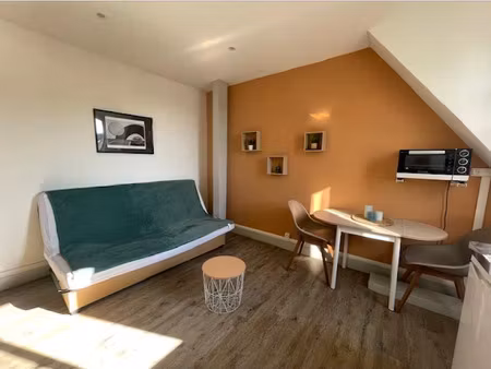 location appartement 1 pièce 16 m² à lons-le-saunier (39000)  400 €