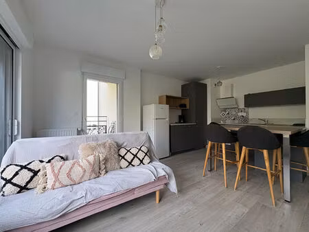 vern sur seiche appartement t2 meublé de 42 m2 à louer !