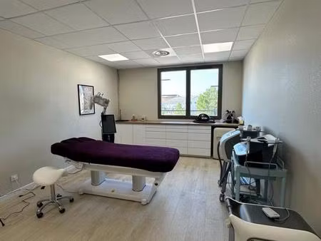 location local d'activités 30 m²