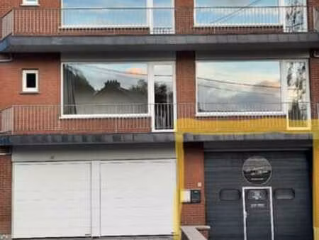 bel entrepôt de 350m² à louer