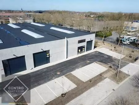 nb loods (311m2) te huur  voorzien van alle nutsvoorzieni...