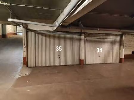 double garage fermé.