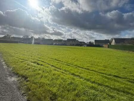 leernes : terrain d'exception 9 1a  30m de façade