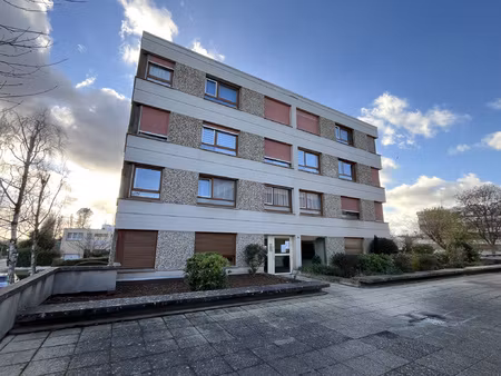à longjumeau  appartement avec 3 chambres