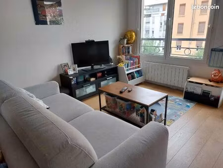 appartement t2 47 m² avec balcon et box – lyon 3 part-dieu / villette – calme