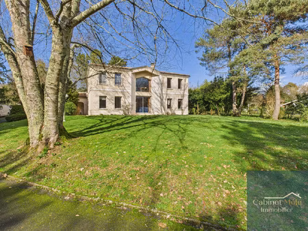 rare ! emplacement exceptionnel pour cette maison de 194m2 h