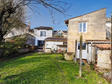 en centre-ville de pons