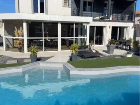 villa plus f2 avec piscine