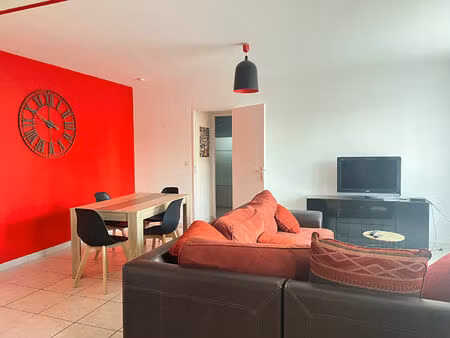 t2 meuble en residence