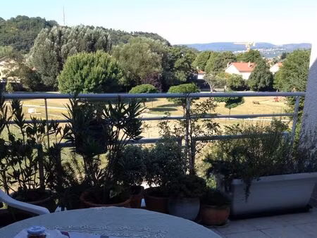 loue t2 meublé 55m2 terrasse face au parc de la grande marquise chateauvert valence