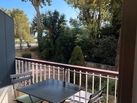 location studio meublé