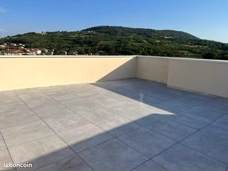 loue t3 martres de veyre avec terrasse 30m2