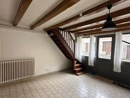 maison de ville avec cour t2 (1 chambre)