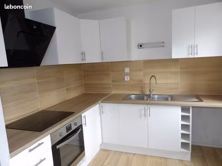 appartement t2 traversant 49m2