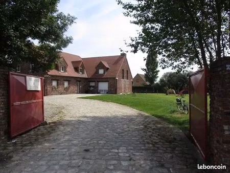 appartement dans propriété   terrain 6000m2