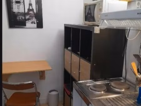 loue studio meublé de 9 m2 à paris 15 eme