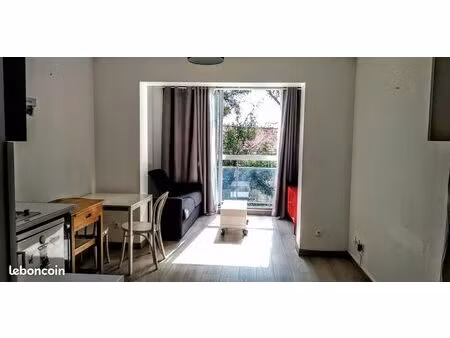 grand studio bord de mer