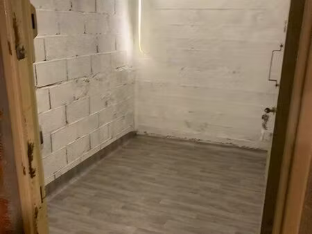 à louer box / cave de 8 m2