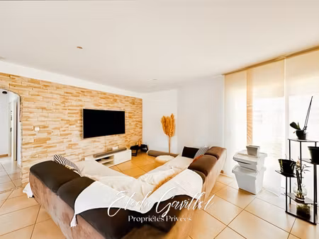 villa de plain pied  villemoustaussou 5 pièce(s) 90 m2