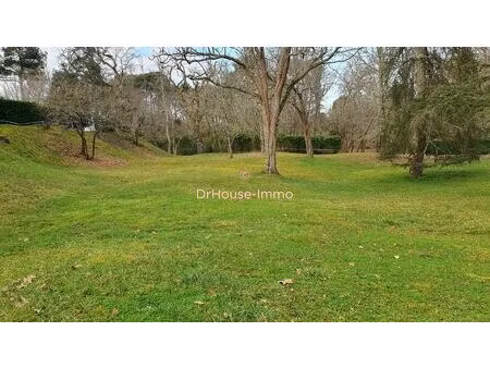 escource : terrain constructible de 2484 m²