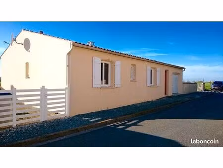 location maison moeze 3 chambres / grand jardin / calme