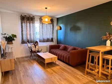 t2 meublé – 37 m² – barrière du médoc – avec parking