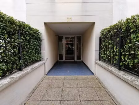 aulnay sous bois centre gare t2 rdc avec terrasse   jardin et parking