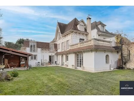 maison de charme la varenne saint hilaire