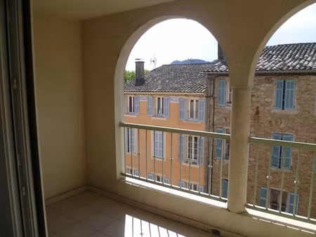 location appartement 1 pièce 20 m² à le muy (83490)  450 €